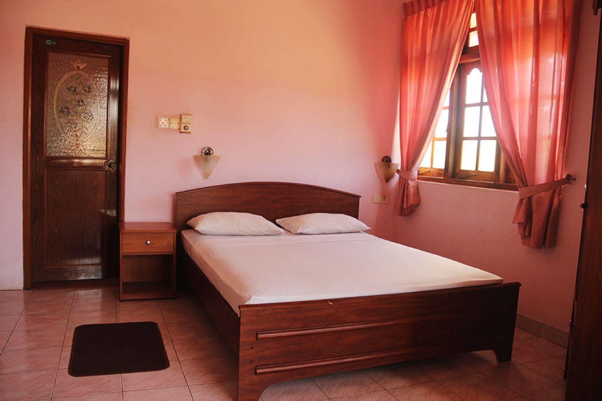 Hotel Red Rose Negombo Ngoại thất bức ảnh