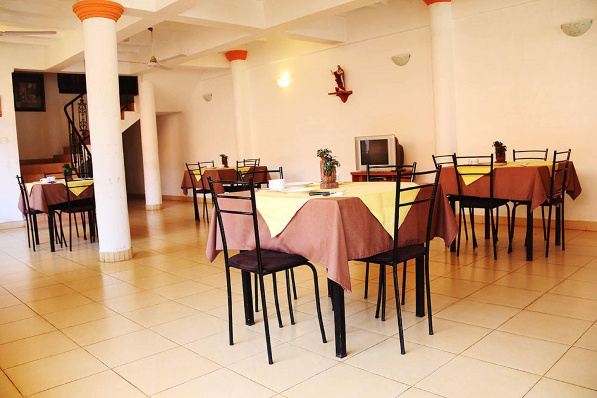 Hotel Red Rose Negombo Ngoại thất bức ảnh