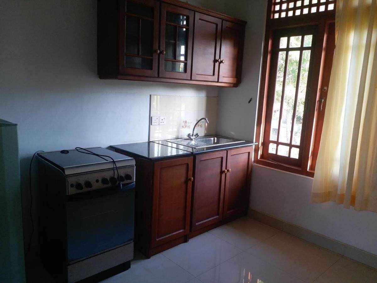Hotel Red Rose Negombo Ngoại thất bức ảnh