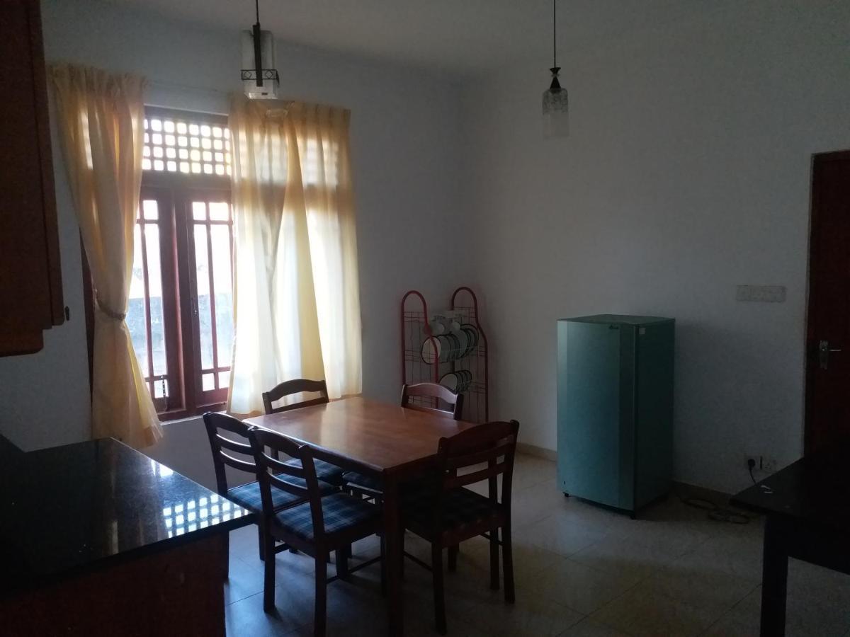 Hotel Red Rose Negombo Ngoại thất bức ảnh